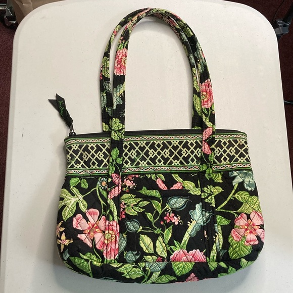 Vera Bradley Handbags - Vera Bradley Fabric Front Pocket Shoulder Bag EXCELLENT CONDITION